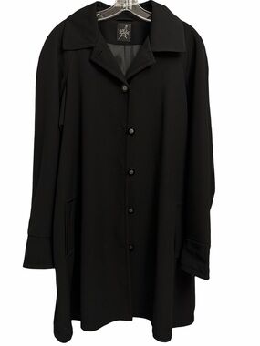 Elegant Black Single-Breasted Trench Coat by Luba